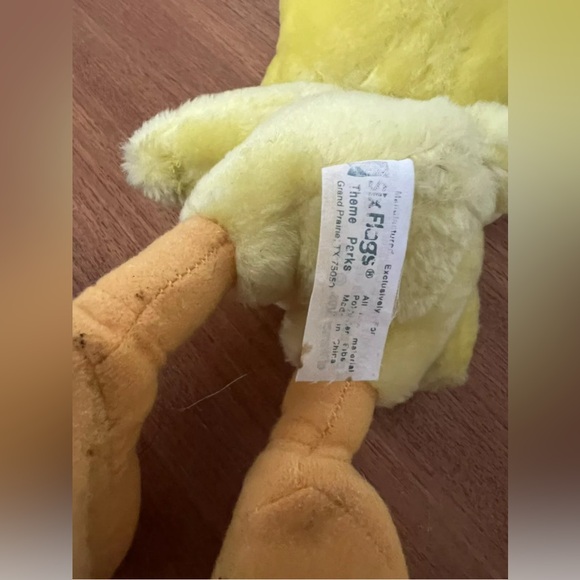 Tweety Bird 13” Plush Looney Tunes Six Flags Theme Parks Warner Bros Yellow READ - Picture 7 of 13